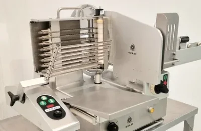 Servicio de corte de jamón imitación a cuchillo